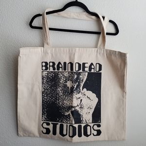 large brain dead tote